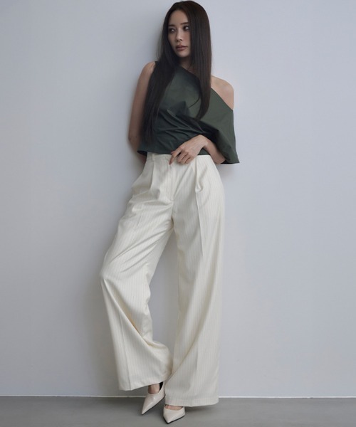 ほぼ未使用　イタリア製marzotto ベージュ スラックス ストレートレッグ ほぼ未使用 イタリア製marzotto ベージュ スラックス ストレート