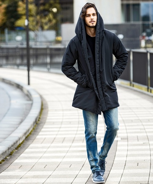 AKM Contemporary（エイケイエムコンテンポラリー） ダウンジャケット