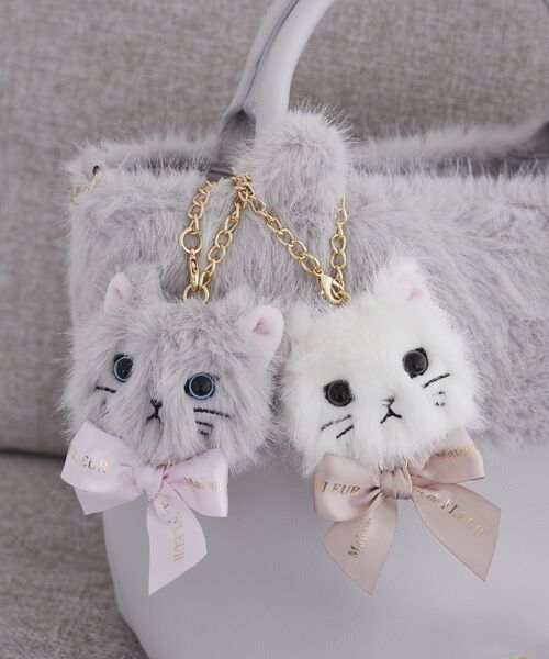 専用商品K-10130 じゃれ猫チャーム(お花 花びら) Maison de FLEUR（メゾンドフルール） チャーム ねこフェイスチャーム