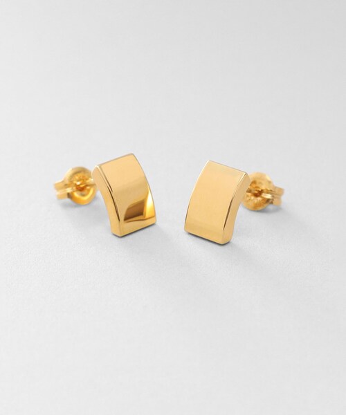 COCOSHNIK（ココシュニック） ピアス シルバー シールドシェイプ