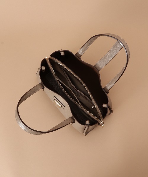 大人気!! Samantha Thavasa スクエア金具 シンプルハンドバッグ サマンサタバサ Samantha Thavasa スクエア金具 シンプル