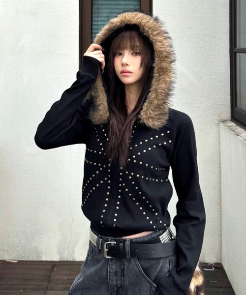 SHEENA（シーナ） パーカー ファーフードスタッズジップアップパーカー