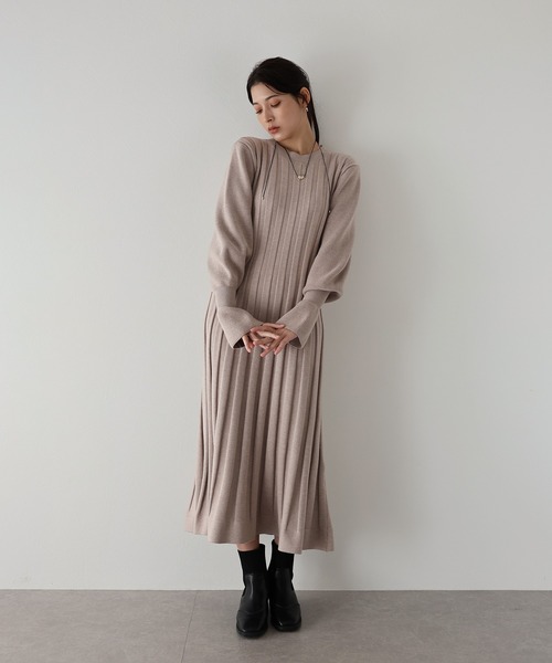 「J by blue」 ニットワンピース MEDIUM ベージュ レディース_画像3