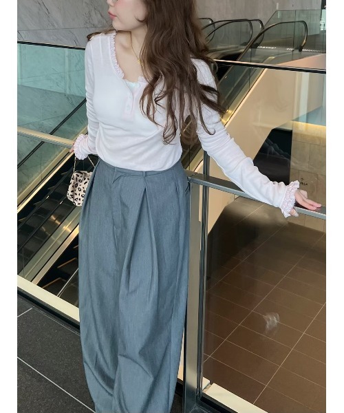 LILY BROWN（リリーブラウン） ヘンリーネック tシャツ バックオープン