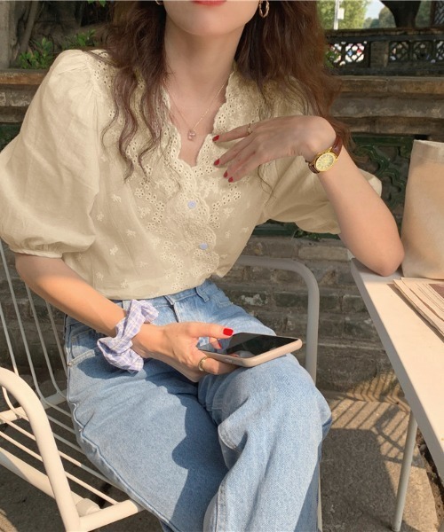 emi+ ブラウス シャツ 5分袖花柄刺繍レースカシュクールブラウス