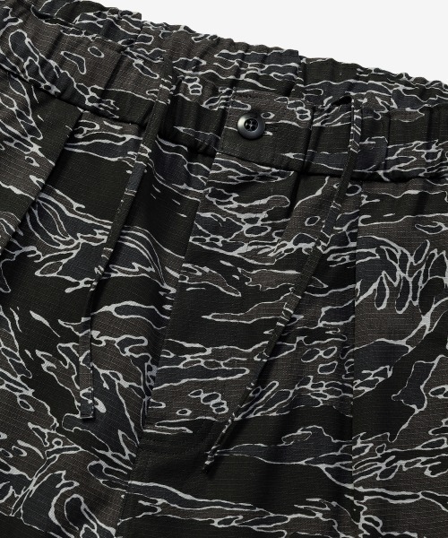 rehacer（レアセル） ワイドパンツ パンツ : Tiger Joint Camo Shorts