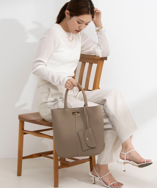 NOLLEY'S ヒネリ金具レザートートバッグ ブラック NOLLEY'S｜ひねりベルトレザートートバッグ | Rakuten Fashion
