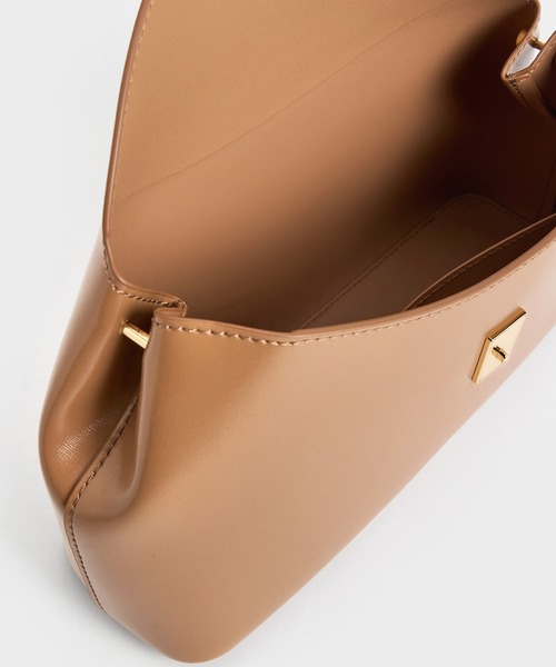 ウィステリア メタリックアクセントショルダーバッグCHARLES & KEITH Wisteria ウィステリア メタリックアクセントショルダーバッグ