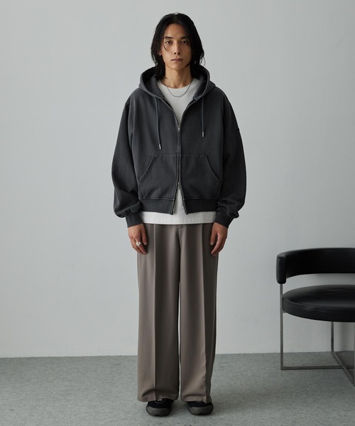 ヴィンテージメイク ラバープレート ショートダブルジップパーカー EMMA CLOTHES（エマクローズ）の「ヴィンテージメイク ラバー