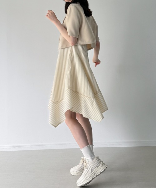 ベージュ ストライプ キャミソールワンピース JUNOAH（ジュノア） ワンピース 「レイヤードアイテム」ストライプミニ