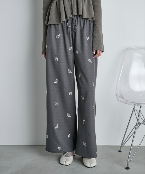 THE Yon ワイドパンツ パンツ エンブロイダリーフローラルシャツ