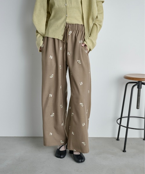 THE Yon ワイドパンツ パンツ エンブロイダリーフローラルシャツ