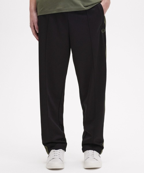 新品　未使用　タグ付き　Fred Perry ブラックパンツ テープロゴ 新品 未使用 タグ付き Fred Perry ブラックパンツ テープロゴ
