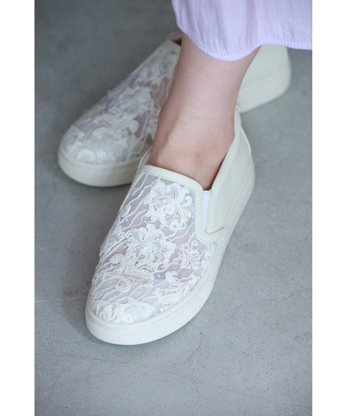 cawaii スリッポン 花刺繍スリッポン 大人のキレイはこの一箇所で 