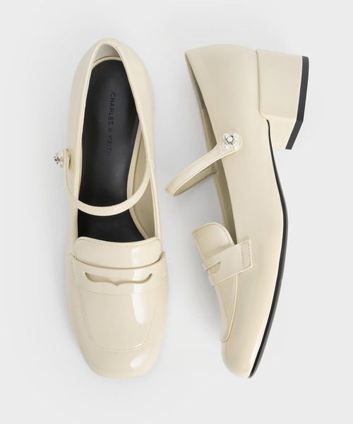 CHARLES ＆ KEITH ローファー パテント フラワーパールエンベリ