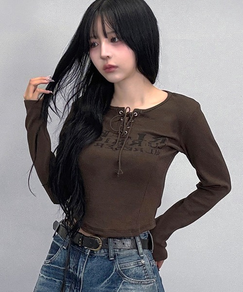 FOLLOWIN（フォロウィン） tシャツ Y2Kロゴプリントレースアップ