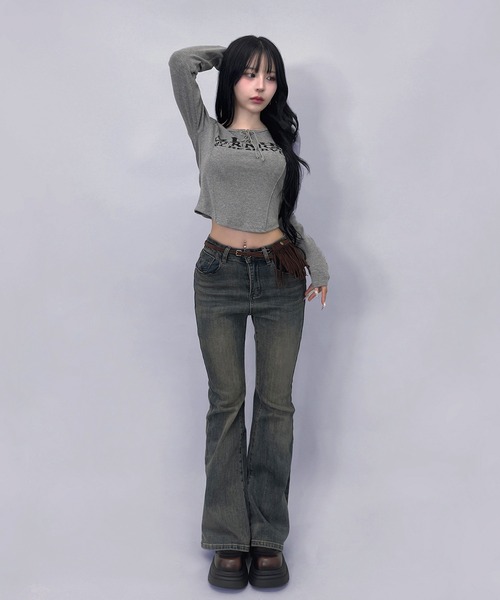 FOLLOWIN（フォロウィン） tシャツ Y2Kロゴプリントレースアップ