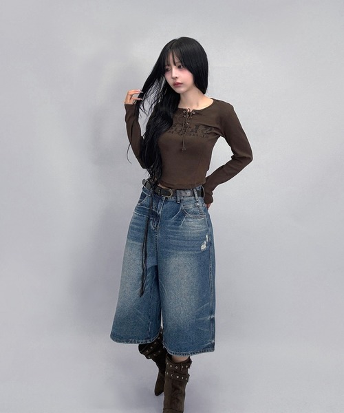 FOLLOWIN（フォロウィン） tシャツ Y2Kロゴプリントレースアップ
