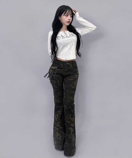 FOLLOWIN（フォロウィン） tシャツ Y2Kロゴプリントレースアップ