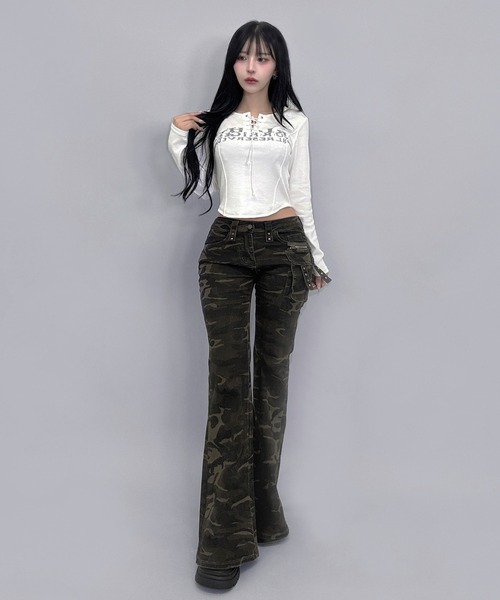 FOLLOWIN（フォロウィン） tシャツ Y2Kロゴプリントレースアップ
