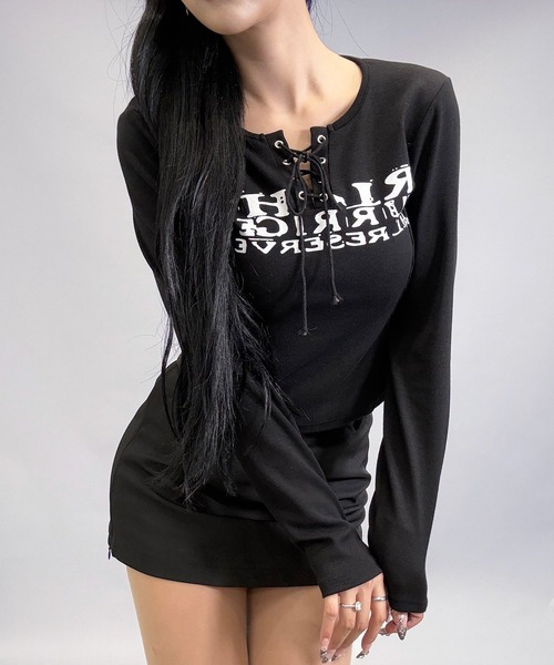 FOLLOWIN（フォロウィン） tシャツ Y2Kロゴプリントレースアップ
