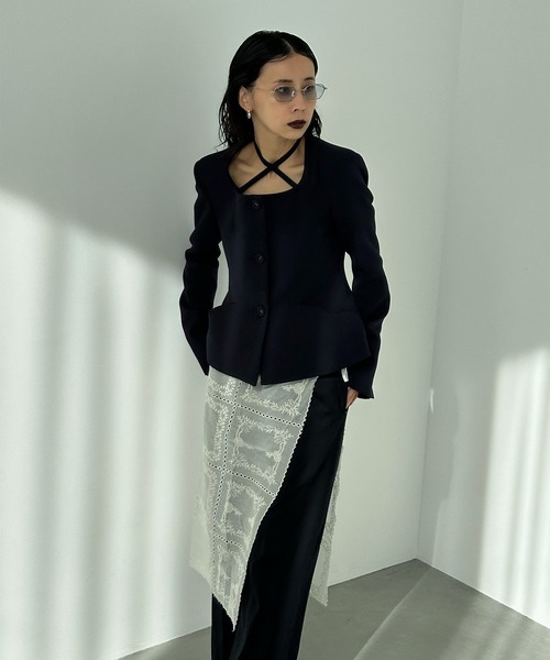 新品アメリヴィンテージ　ボリュームギャザージップアップフーディー/ブラック Ameri（アメリ）の「VOLUME GATHERED ZIP UP HOODIE（パーカー）」 - WEAR