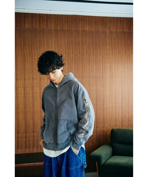 THRIFTY LOOK パーカー TRIFTY LOOK スリフティールック / EMBROIDERY