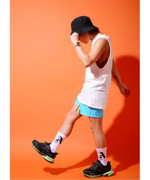 水着 neon arabic logo shorts メンズ_3