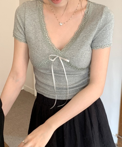 トップス ribbon tee ビジューリボンTシャツ / Bijou Ribbon T | FICTION TOKYO OF