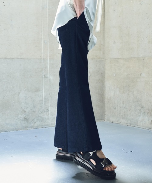 HARE UNDERGROUND MODE デニムパンツ25ss HARE（ハレ）の「【UNDERGROUND MODE】トライバルプリントデニム