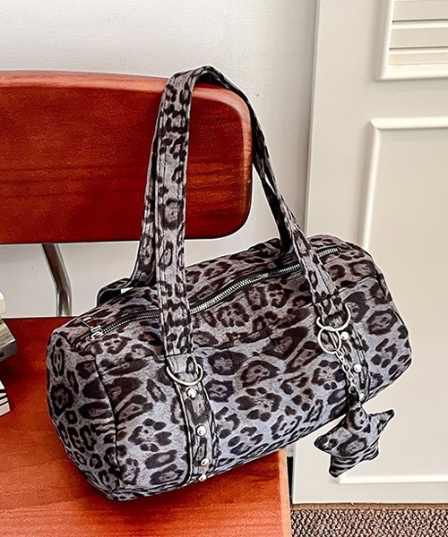 Ressaca（レサーカ） ボストンバッグ 星型チャーム付きカモフラージュ