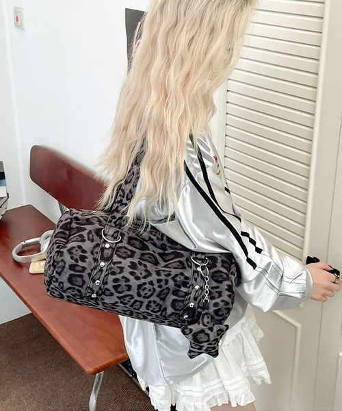 Ressaca（レサーカ） ボストンバッグ 星型チャーム付きカモフラージュ