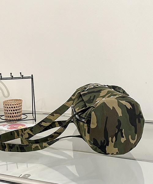 Ressaca（レサーカ） ボストンバッグ 星型チャーム付きカモフラージュ