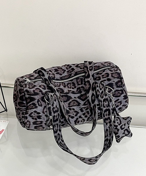 Ressaca（レサーカ） ボストンバッグ 星型チャーム付きカモフラージュ