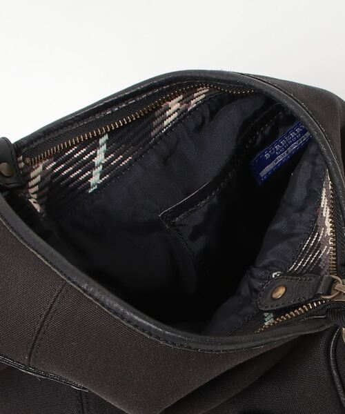Burberry Blue Label ブラック ショルダーバッグ BURBERRY BLUE LABEL 「BURBERRY LABEL」 ショルダーバッグ