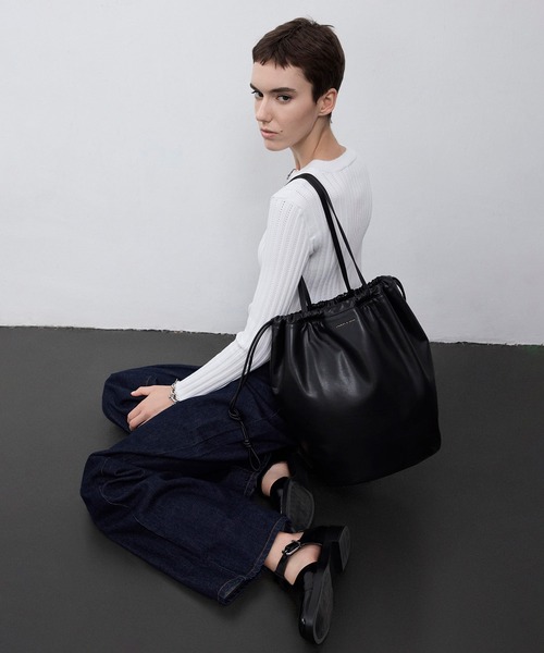 「CHARLES & KEITH」 トートバッグ X-LARGE ブラック レディース