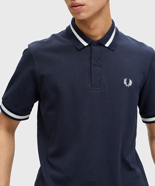 【美品】FRED PERRY ポロシャツ 刺繍ロゴ イングランド製 人気カラー. FRED PERRY ポロシャツ The Fred Perry Shirt - M2