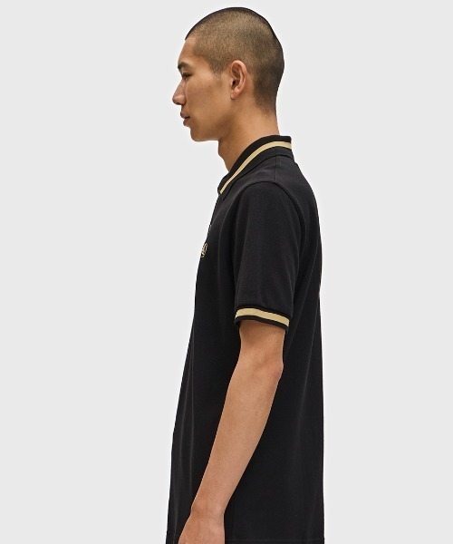 FRED PERRY フレッドペリー 黒 金 ポロシャツ　イングランド製 FRED PERRY ポロシャツ The Fred Perry Shirt - M2