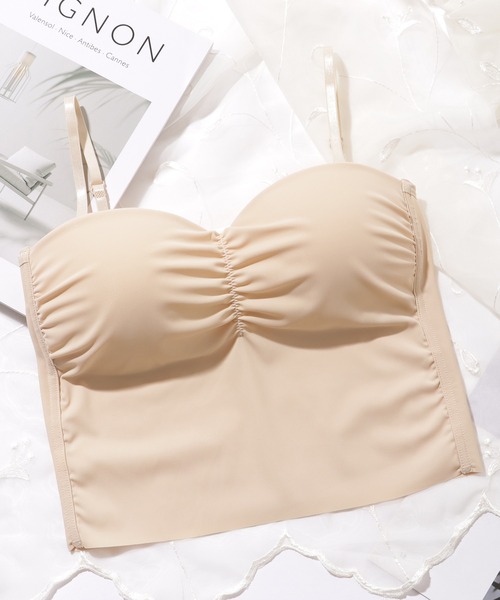 reine レザーキャミソール（カップ付き） シンプルながらもサイドのギャザーが可愛いカップ付き