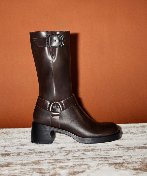 CHARLES ＆ KEITH（チャールズ&キース） ブーツ Kirke カーク バックル