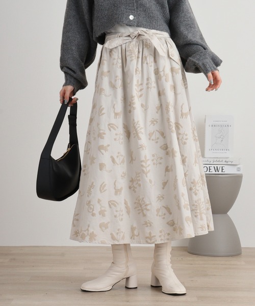 アンタイトル★インナーパンツ一体型★ストレッチ★アロハ柄★スカート【サイズM】 アンタイトル☆インナーパンツ一体型☆ストレッチ☆アロハ柄☆スカート