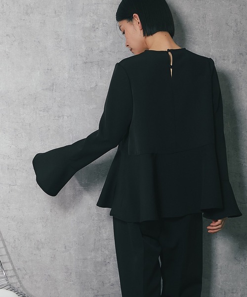 セットアップ フレアラインブラウス＆ハイウェストテーパードパンツ