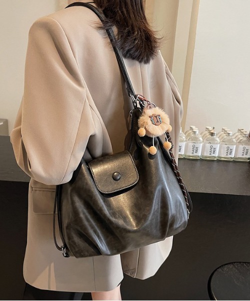 gossip!ロサンゼルス ショルダーバッグ バッグ Y2Kチャーム付き