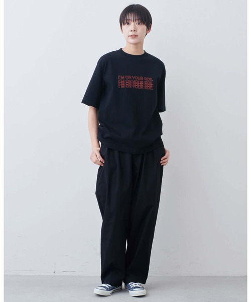 tシャツ ＴＨＲＥＥ　ＦＩＦＴＹ　ＳＴＡＮＤＡＲＤ　丸胴仕様のロゴプリントＴシャツ レディース THREE FIFTY STANDARD 丸胴仕様のロゴプリントTシャツ〈オフ