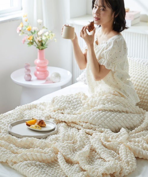 【ハンドメイド】ぽこぽこブランケット ぽこぽこお花のブランケット* | iichi 日々の暮らしを心地よく