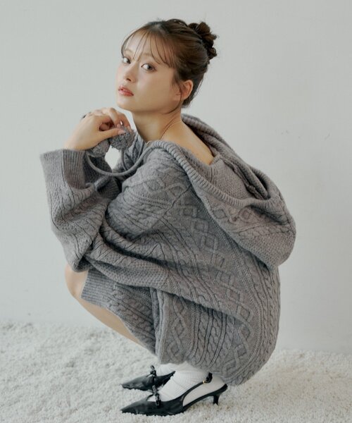 Chico（チコ） ワンピース フードケーブルミニニットワンピース