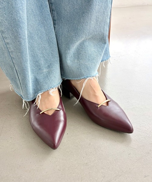パンプス ＼ WEB限定 ／ ライン メタル パーツ シンプル ポインテッドトゥ パンプス /55304の画像