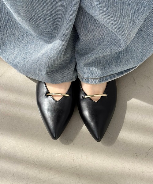パンプス ＼ WEB限定 ／ ライン メタル パーツ シンプル ポインテッドトゥ パンプス /55304の画像