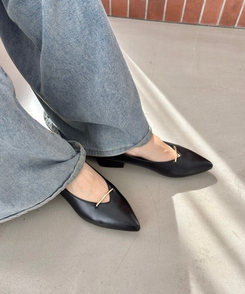 パンプス ＼ WEB限定 ／ ライン メタル パーツ シンプル ポインテッドトゥ パンプス /55304の画像