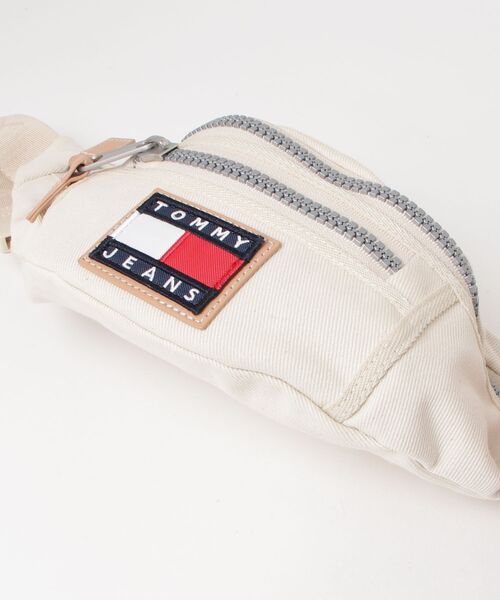 TOMMY JEANS（トミー・ジーンズ） ショルダーバッグ FREE オフホワイト 